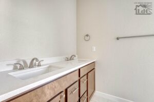 26 155 Terrace Dr Colorado-large-028-025-2nd Level Primary Bathroom-1500x1000-72dpi