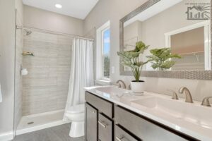 145 Terrace Dr Colorado-large-030-014-2nd Level Bathroom-1499x1000-72dpi